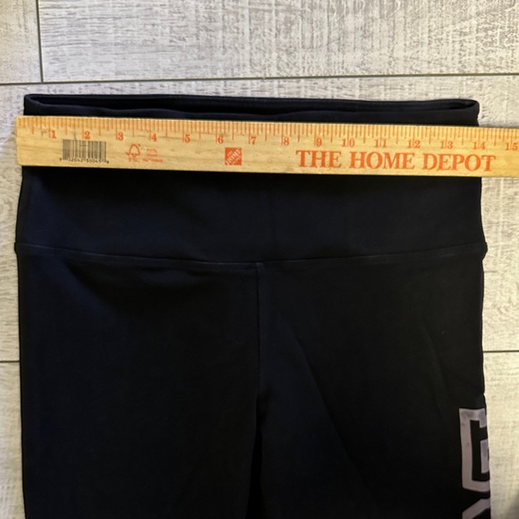 PINK Victoria's Secret Black Leggings with Gray Logo - Picture 5 of 8